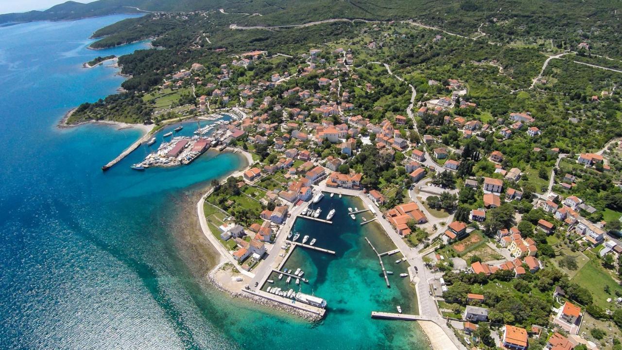Apartments and rooms by the sea Nerezine, Losinj - 11815 Buitenkant foto