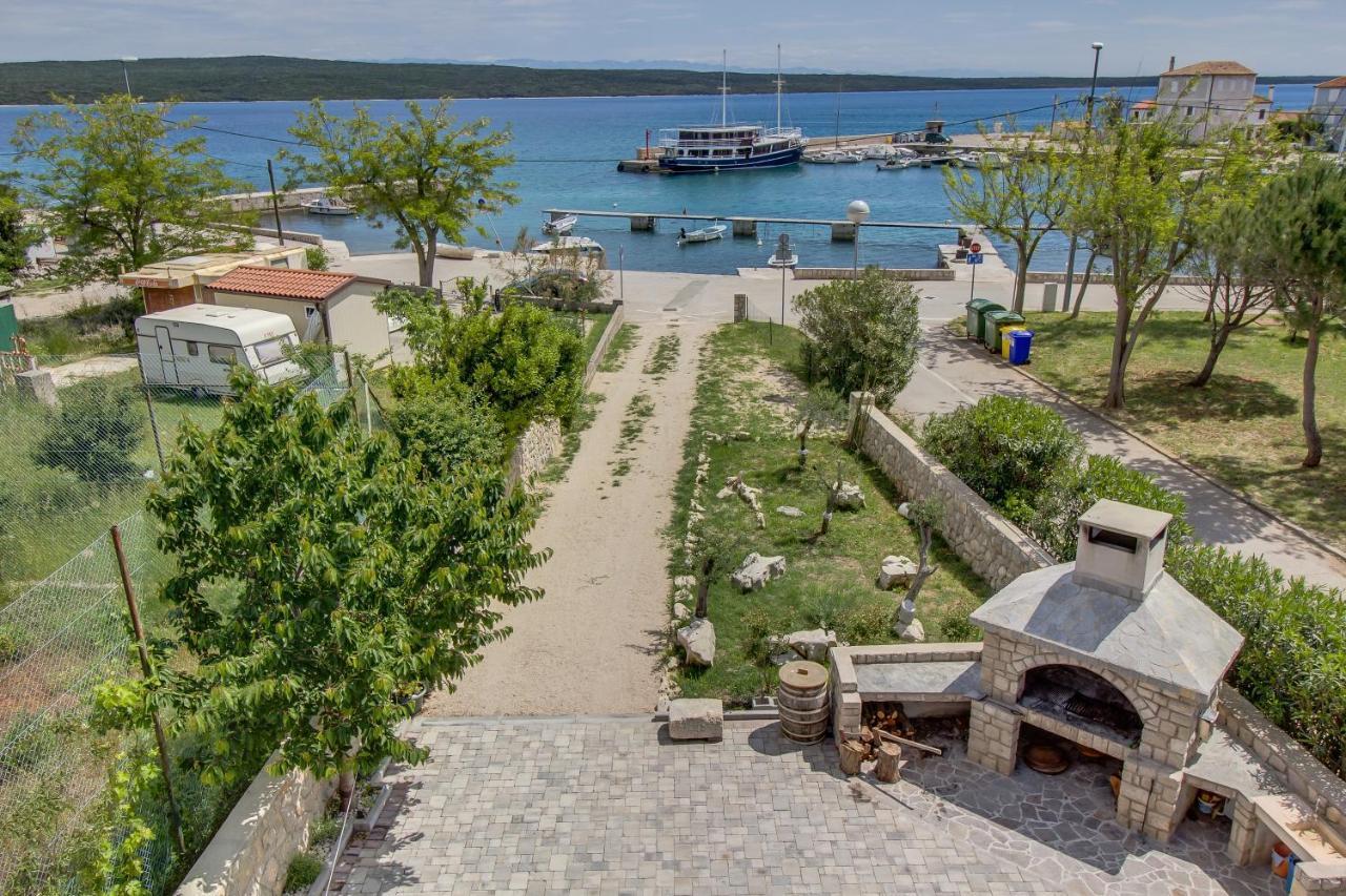 Apartments and rooms by the sea Nerezine, Losinj - 11815 Buitenkant foto