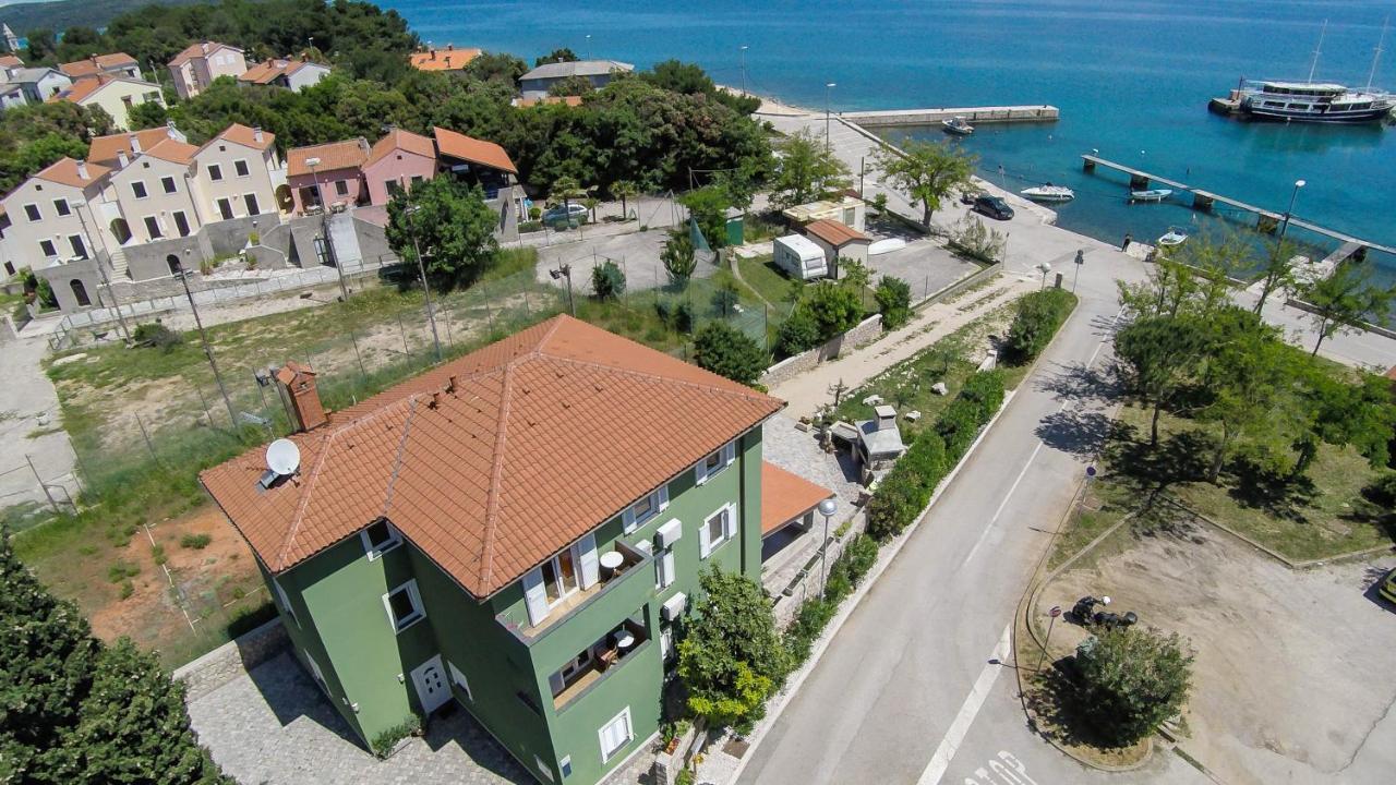 Apartments and rooms by the sea Nerezine, Losinj - 11815 Buitenkant foto