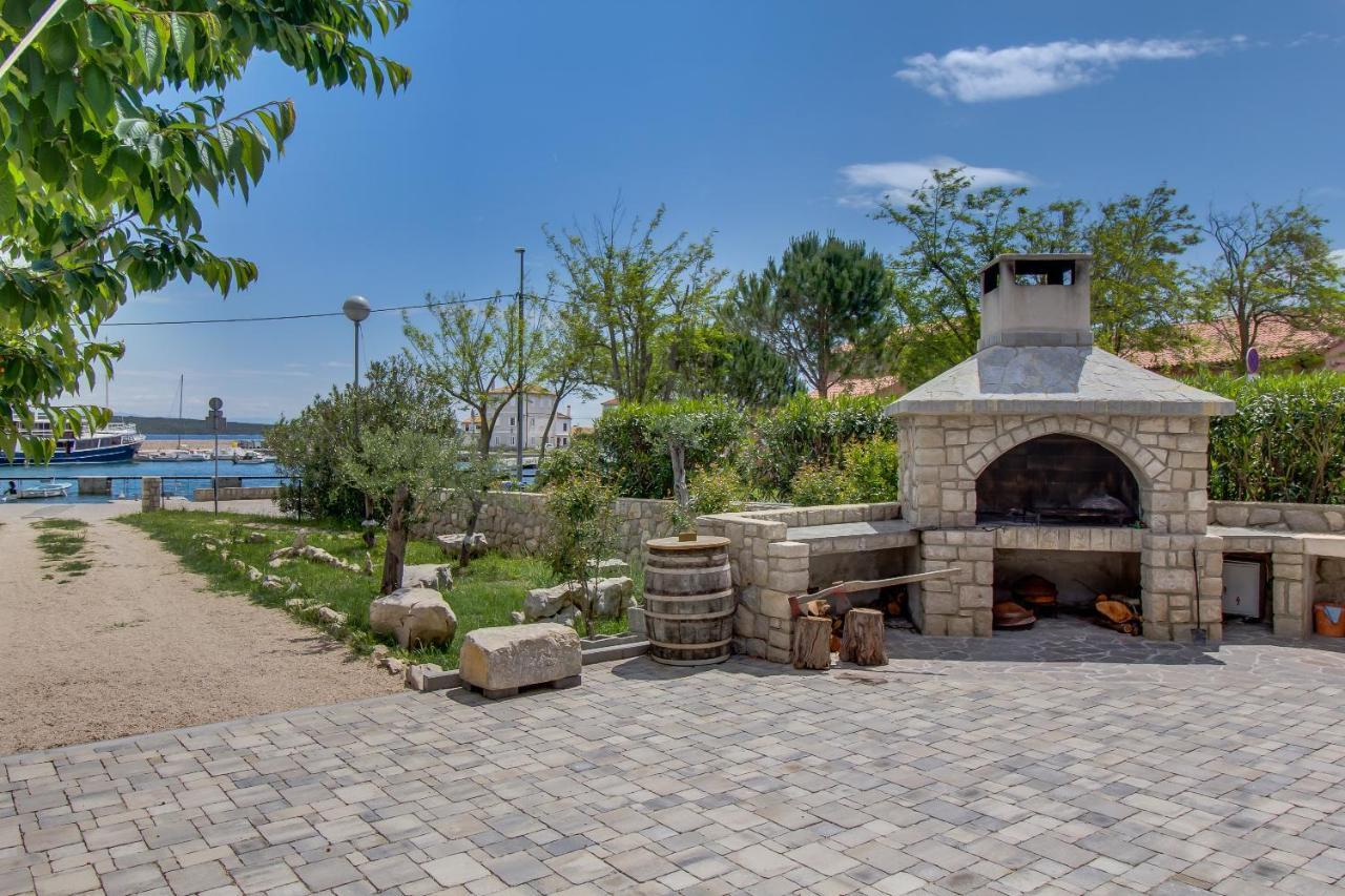 Apartments and rooms by the sea Nerezine, Losinj - 11815 Buitenkant foto