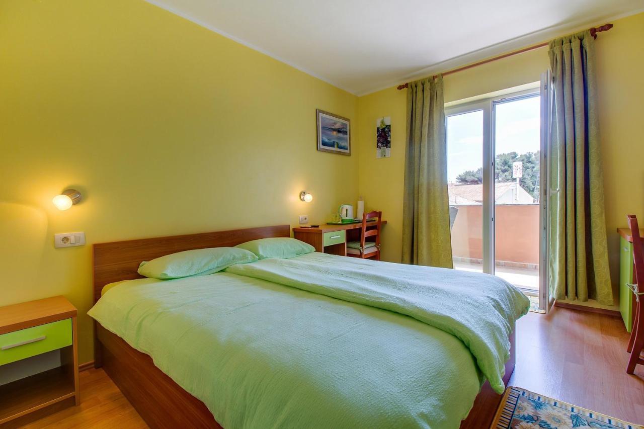 Apartments and rooms by the sea Nerezine, Losinj - 11815 Buitenkant foto