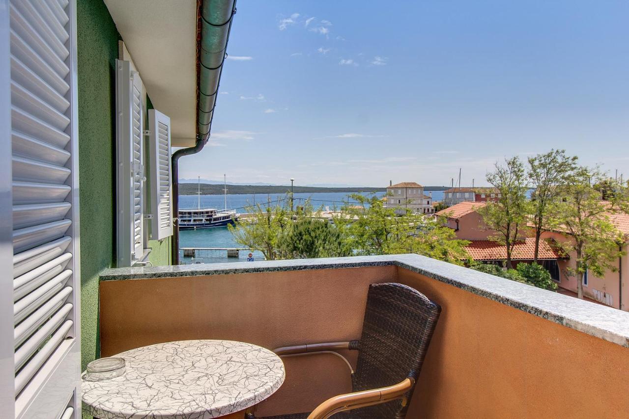 Apartments and rooms by the sea Nerezine, Losinj - 11815 Buitenkant foto