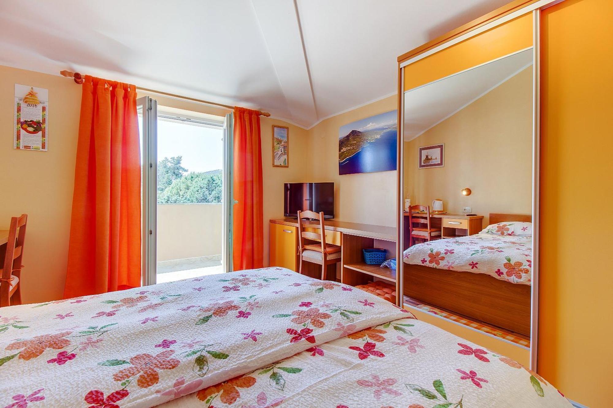 Apartments and rooms by the sea Nerezine, Losinj - 11815 Kamer foto