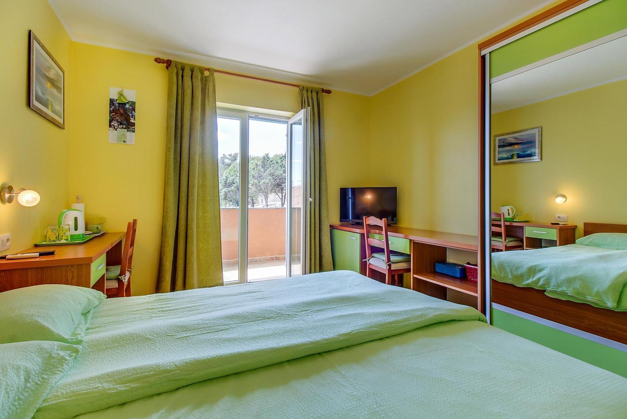 Apartments and rooms by the sea Nerezine, Losinj - 11815 Kamer foto