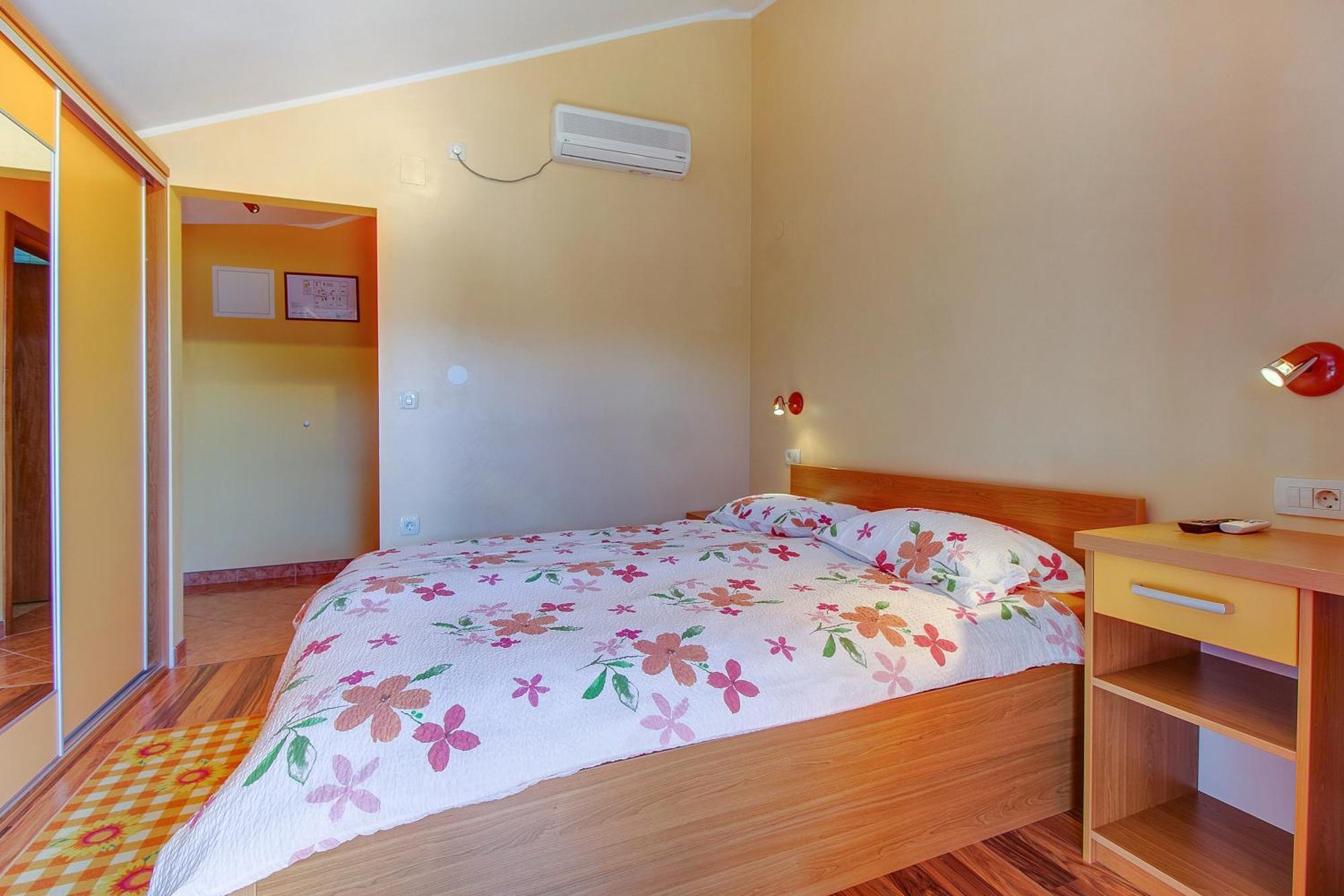 Apartments and rooms by the sea Nerezine, Losinj - 11815 Kamer foto